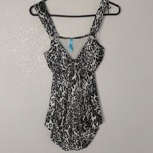 Annabelle Black and White Leopard Print Crop Top